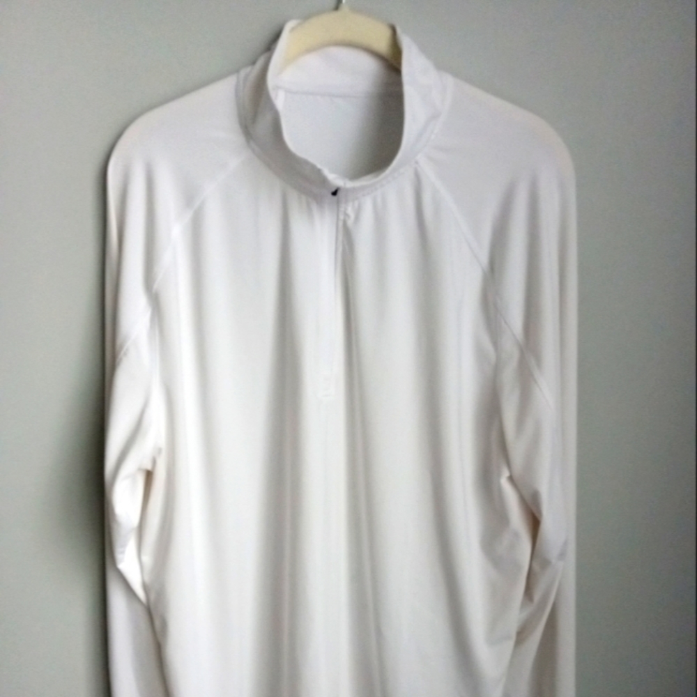 RHONE 1/4 ZIP WHITE PULLOVER SHIRT SIZE LARGE.